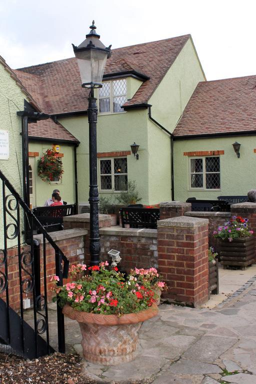 The Green Man Stanford Southill Exterior photo
